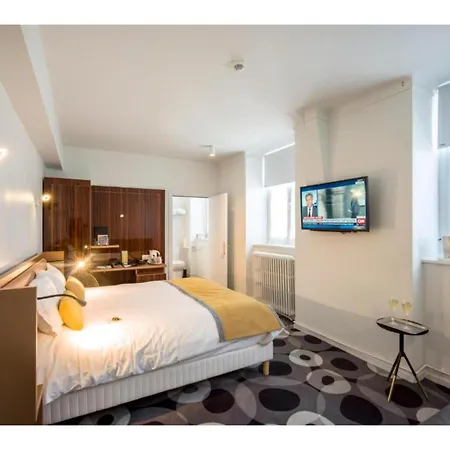 Room In Guest Room - Millesime Room With Bathtub - 1
